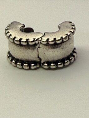 Pandora Retired Beaded Edge Clip Charm 925 ALE Moments